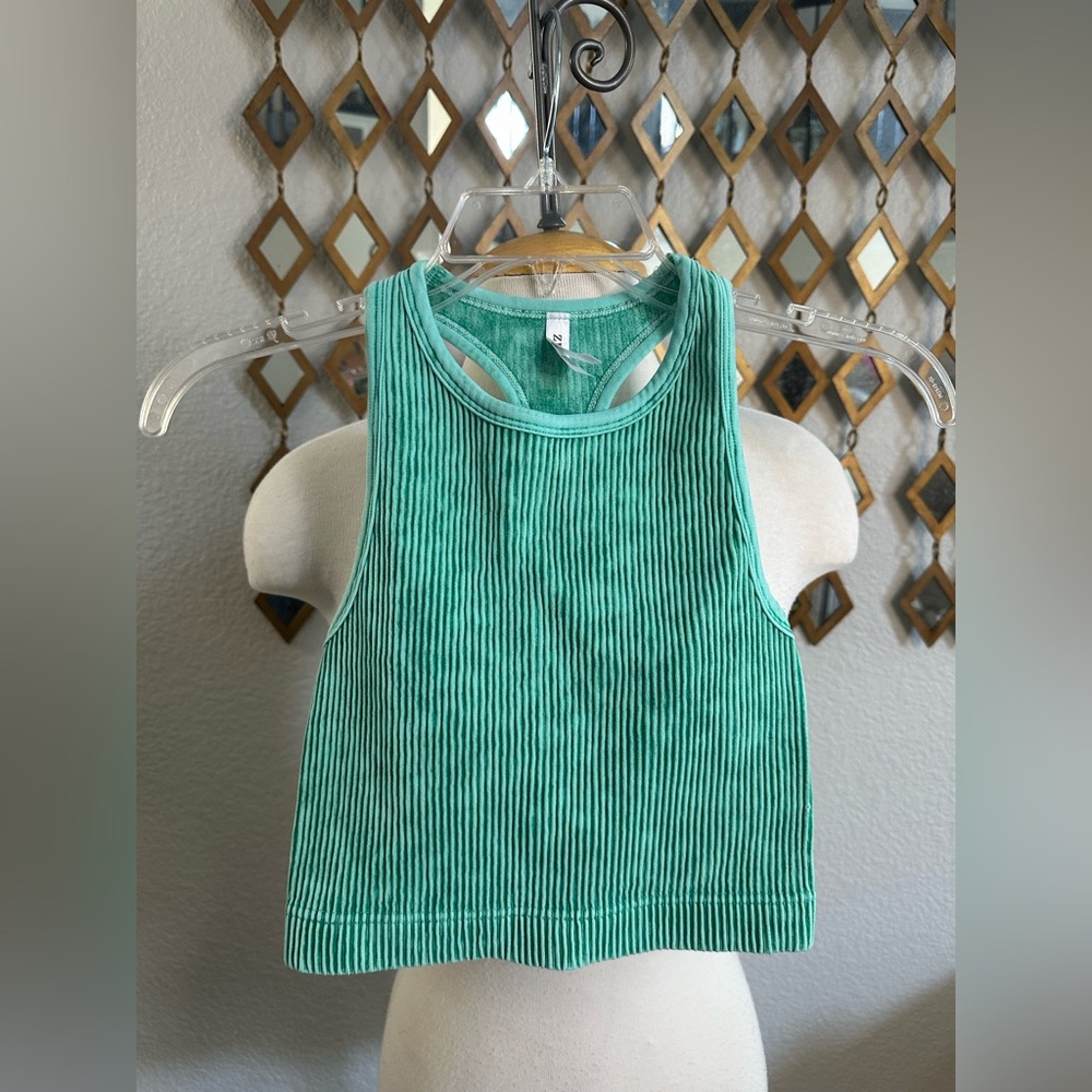 Zenana Seamless Ribbed Crop Tank - Picture 2 of 2